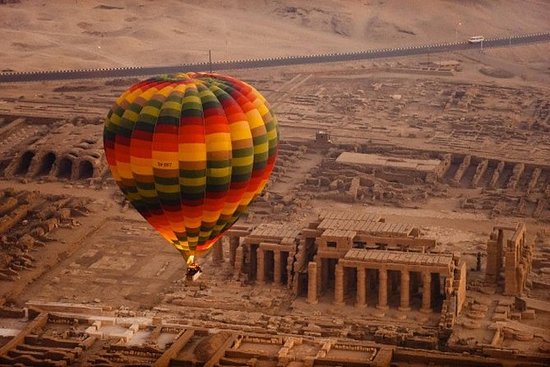 Hot Air Ballon Ride in Luxor 