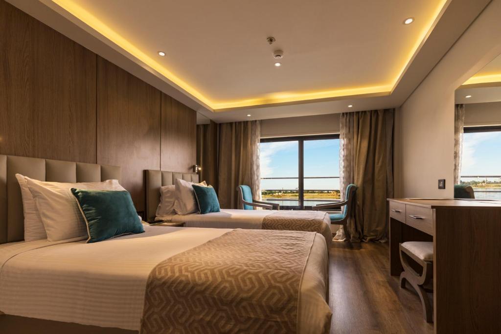 https://holidayinegypttravels.com/uploads/2024-09-06-120332-semiramis%20nile%20cruise.jpg